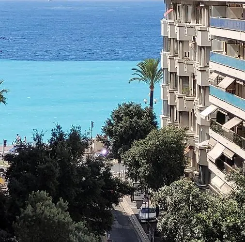 Pretty Flat, 100M Promenade In City Center